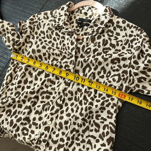 J. Crew The Perfect Shirt In Leopard Cheetah Animal Print Button Down Top size 4 - Picture 10 of 12